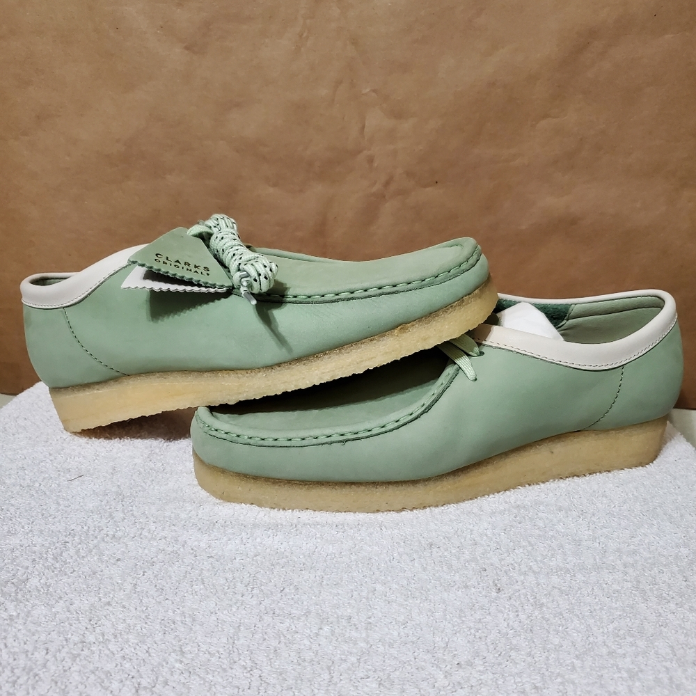 SOLD Clarks wallabee - Picture 1 of 15